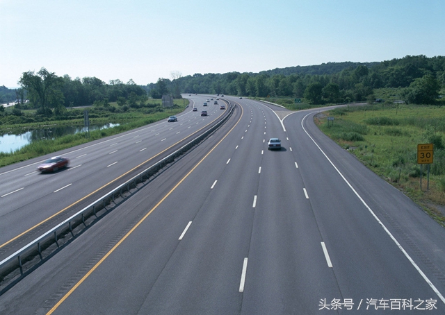 新手司机必看!高速驾驶技巧及安全注意事项全解析